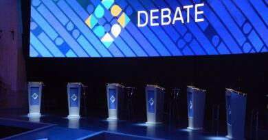 Continúan los preparativos de la candidatos presidenciales para el debate del domingo